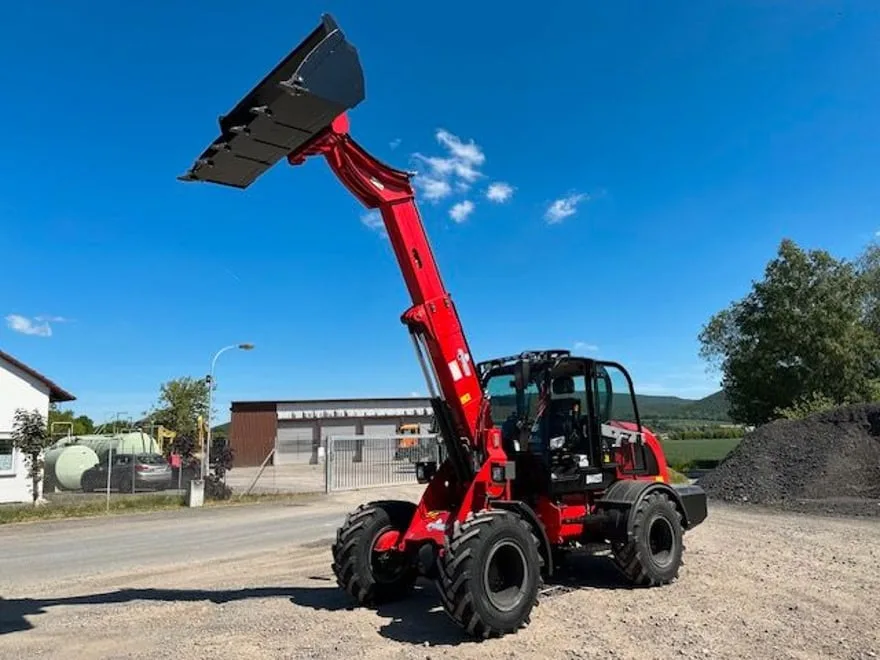 825T